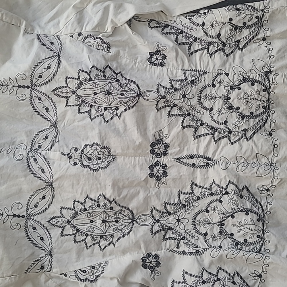 Embroidered and Sequined Jacket - Picture 5 of 16